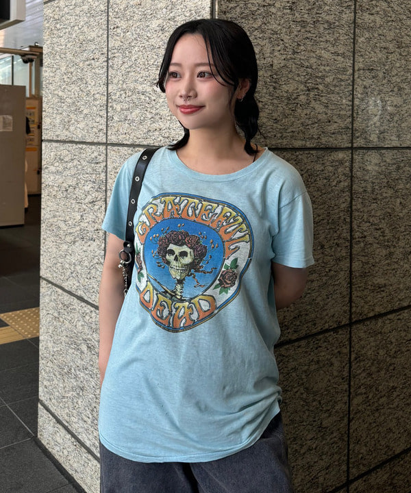 リズさんの「BEAMS WOMEN｜オーバーダイ デニム パンツ」を使ったコーディネート