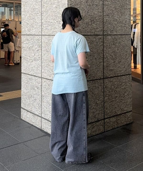 リズさんの「BEAMS WOMEN｜オーバーダイ デニム パンツ」を使ったコーディネート