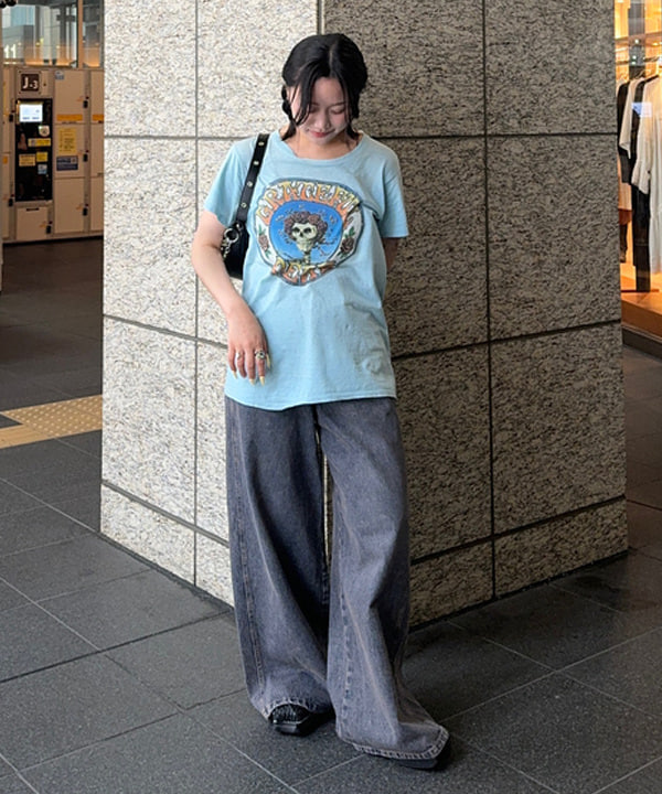 リズさんの「BEAMS WOMEN｜オーバーダイ デニム パンツ」を使ったコーディネート