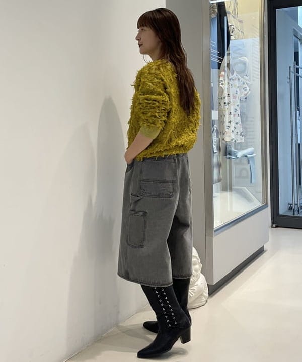 大木さんの「BEAMS WOMEN｜カット ジャカード フリンジ クルーネック ニット」を使ったコーディネート