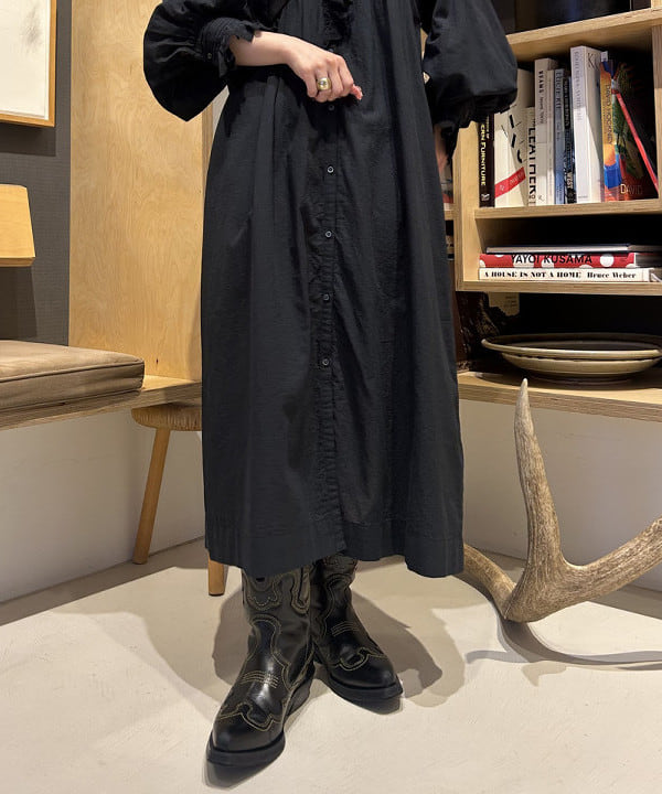 ando naoさんの「BEAMS WOMEN｜ユーロ ヴィンテージ フリル ワンピース」を使ったコーディネート