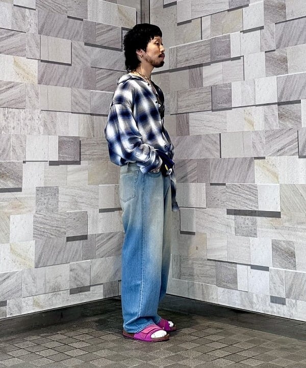SASAKI_YUTAさんの「ワイドストレート デニムパンツ」を使ったコーディネート