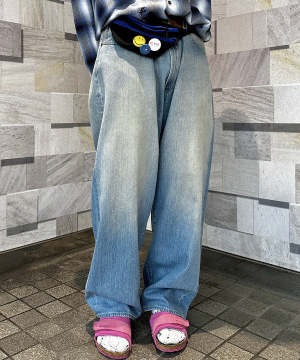 SASAKI_YUTAさんの「ワイドストレート デニムパンツ」を使ったコーディネート