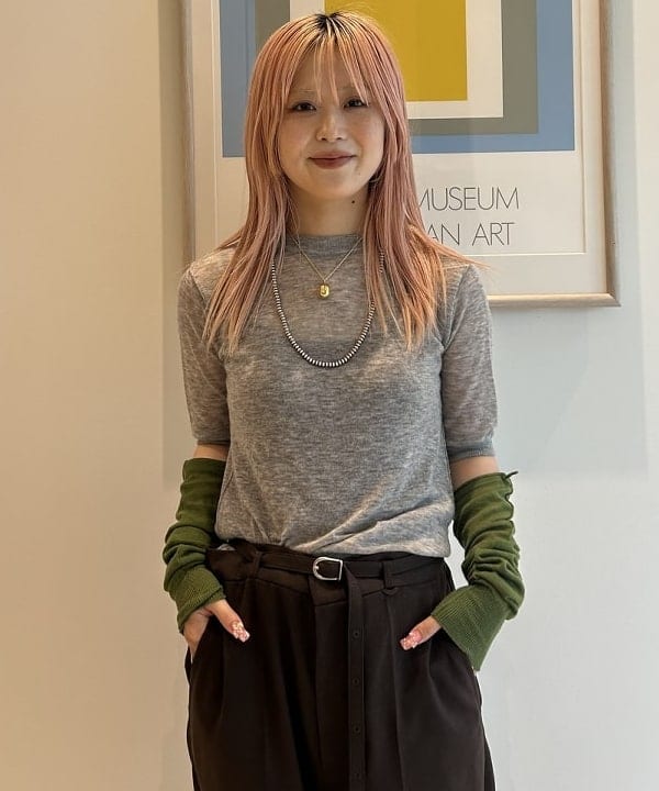 ando naoさんの「BEAMS WOMEN｜maturely / リサイクル ポリエステル ベルト アレンジ パンツ」を使ったコーディネート