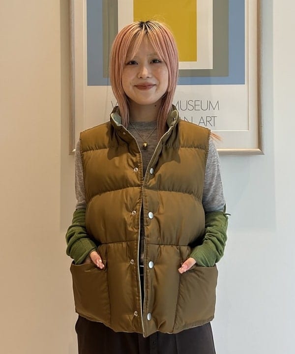 ando naoさんの「BEAMS WOMEN｜maturely / リサイクル ポリエステル ベルト アレンジ パンツ」を使ったコーディネート