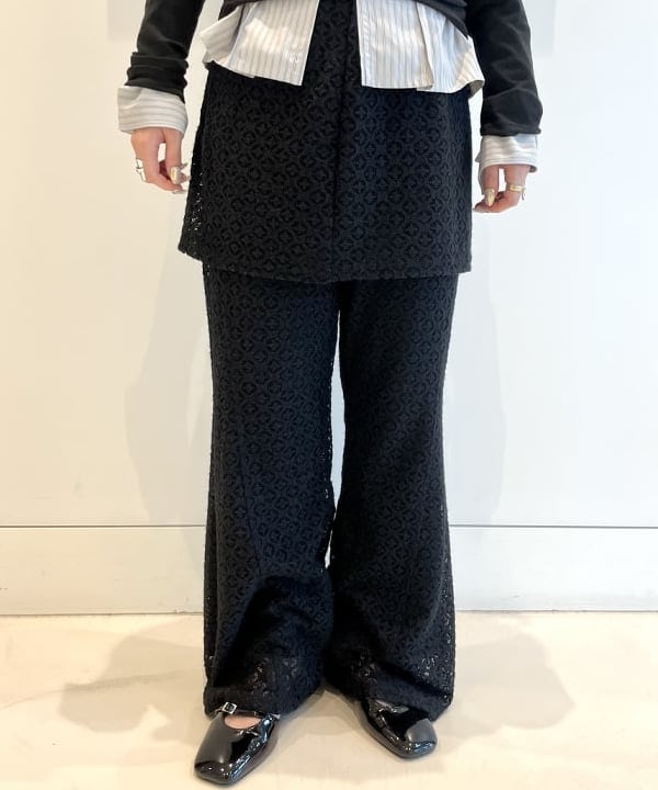 カタヤマ アヤさんの「BEAMS WOMEN｜リブ ギャザー オフショルダー Tシャツ」を使ったコーディネート