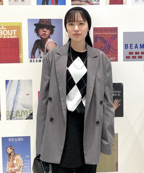 カタヤマ アヤさんの「BEAMS WOMEN｜4ボタン W ビッグ ジャケット」を使ったコーディネート