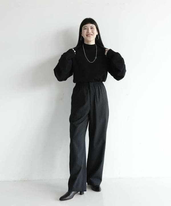 Ichika Hondaさんの「BEAMS WOMEN｜ポプリン ストライプ イージーパンツ」を使ったコーディネート