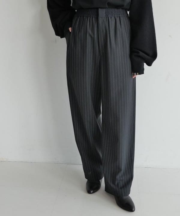 Ichika Hondaさんの「BEAMS WOMEN｜ポプリン ストライプ イージーパンツ」を使ったコーディネート