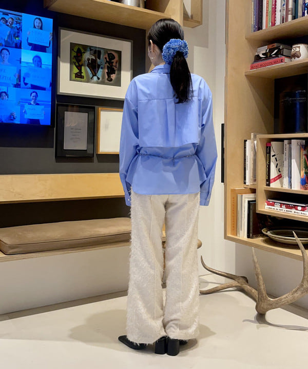 カタヤマ アヤさんの「BEAMS WOMEN｜Ｗカラー レイヤード シャツ」を使ったコーディネート