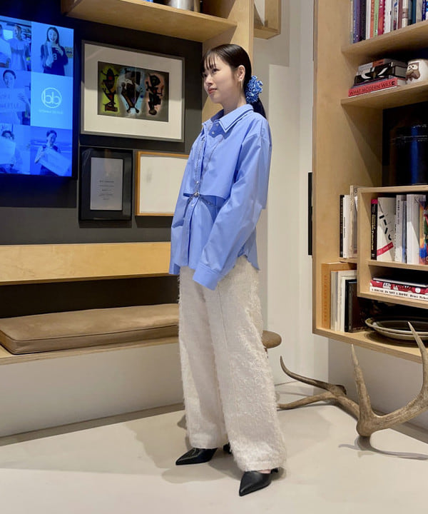 カタヤマ アヤさんの「BEAMS WOMEN｜Ｗカラー レイヤード シャツ」を使ったコーディネート