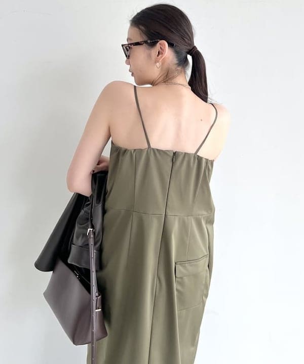 隈元 楓さんの「BEAMS WOMEN｜エディター東原妙子 × Demi-Luxe BEAMS / シャイニー キャミソール ワンピース」を使ったコーディネート