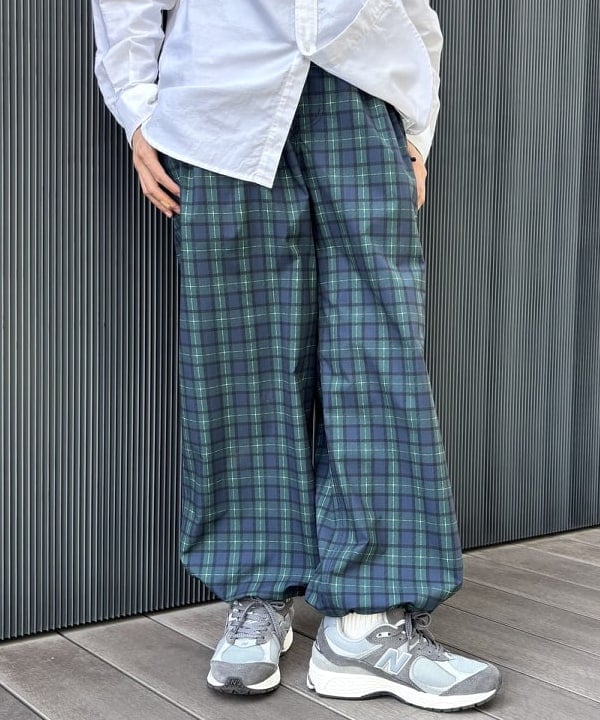 葵さんの「BEAMS WOMEN｜【別注】Gramicci/ リップストップ スラックス」を使ったコーディネート