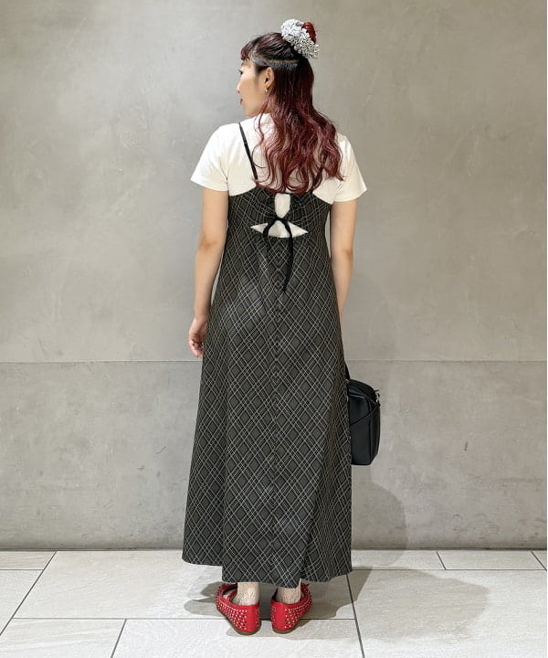 庭野 優紀さんの「BEAMS WOMEN｜プリント キャミ ワンピース」を使ったコーディネート