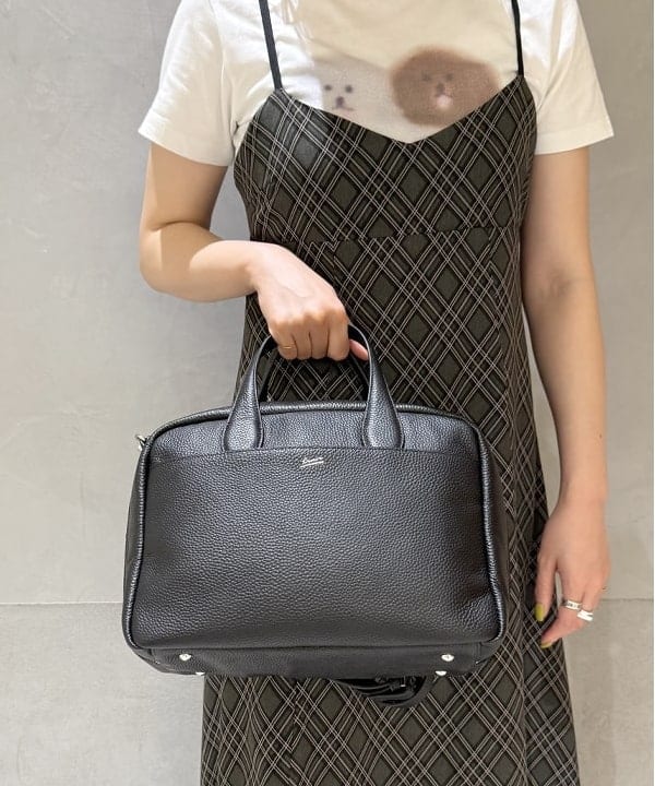 庭野 優紀さんの「BEAMS WOMEN｜プリント キャミ ワンピース」を使ったコーディネート