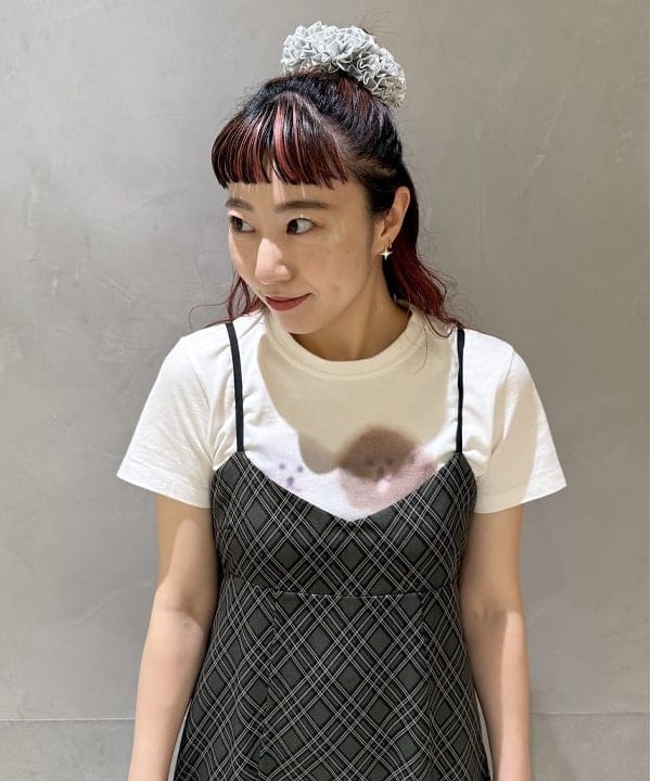 庭野 優紀さんの「BEAMS WOMEN｜プリント キャミ ワンピース」を使ったコーディネート