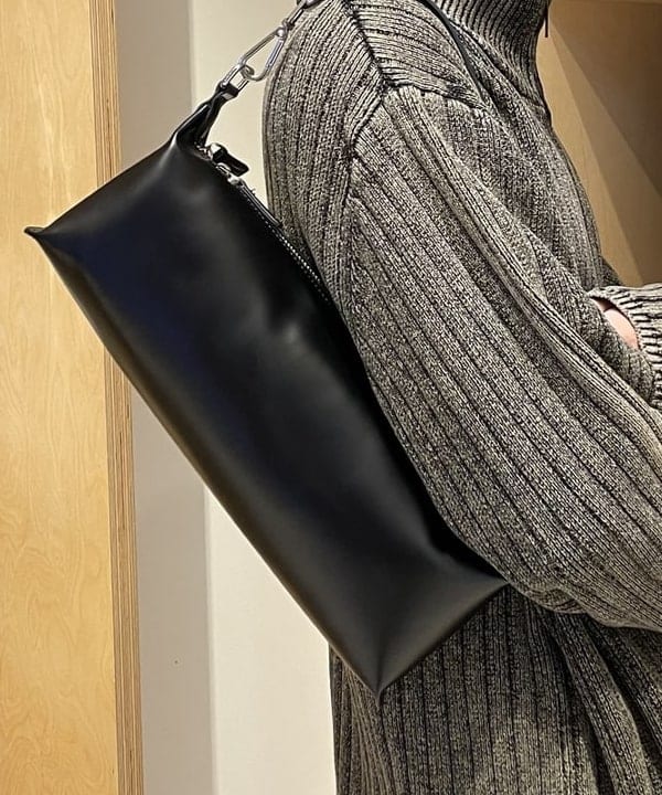 マツミヤさんの「BEAMS WOMEN｜ブラッシュ オーバーパンツ」を使ったコーディネート