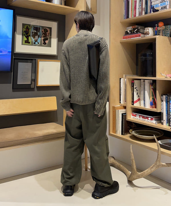 マツミヤさんの「BEAMS WOMEN｜ブラッシュ オーバーパンツ」を使ったコーディネート