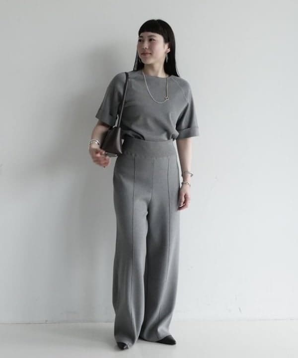 Ichika Hondaさんの「BEAMS WOMEN｜AK+1 / スムース ニットパンツ」を使ったコーディネート