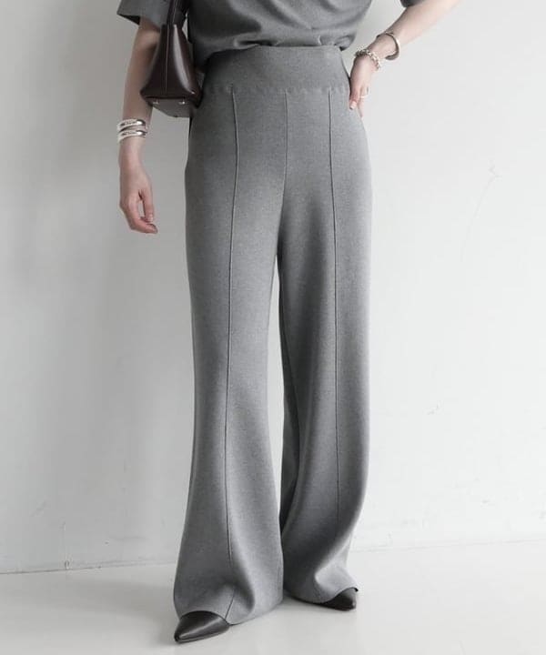 Ichika Hondaさんの「BEAMS WOMEN｜AK+1 / スムース ニットパンツ」を使ったコーディネート