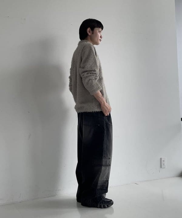 マツミヤさんの「BEAMS WOMEN｜ワイドストレート ダック ダブルニー カーゴパンツ」を使ったコーディネート