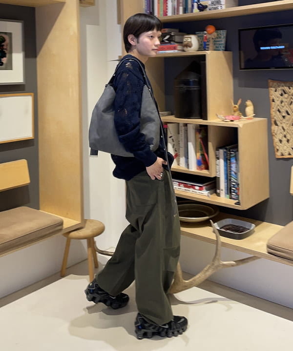 マツミヤさんの「BEAMS WOMEN｜ブラッシュ オーバーパンツ」を使ったコーディネート