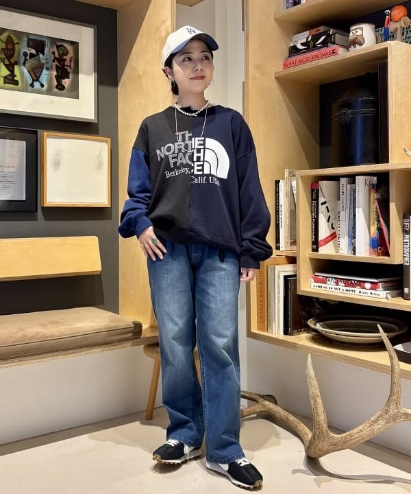 吉野 多恵さんの「BEAMS WOMEN｜【別注】Gramicci / 5ポケット デニム」を使ったコーディネート