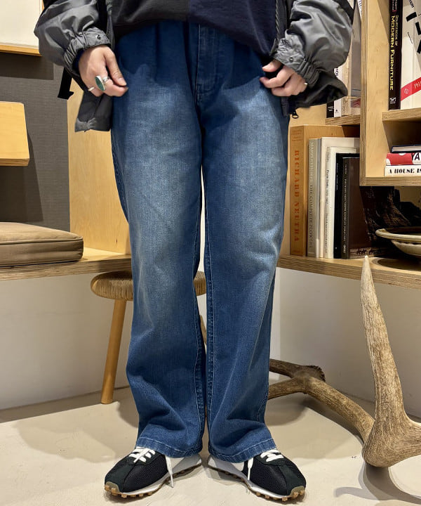 吉野 多恵さんの「BEAMS WOMEN｜【別注】Gramicci / 5ポケット デニム」を使ったコーディネート