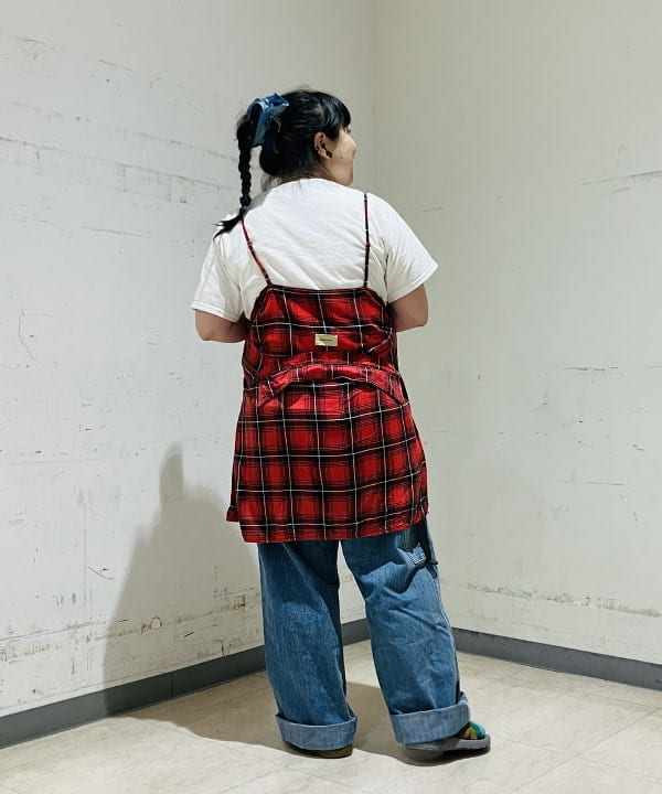 佐藤 歩さんの「BEAMS WOMEN｜【別注】Atlas Screen Printing / Dinosaur Tee」を使ったコーディネート