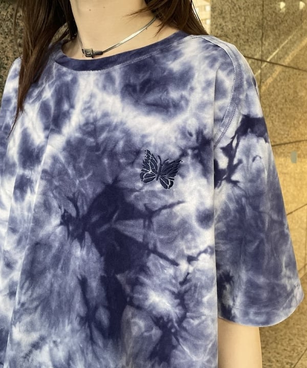 加歩さんの「BEAMS WOMEN｜【別注】NEEDLES / ベロア Uネック Tシャツ」を使ったコーディネート