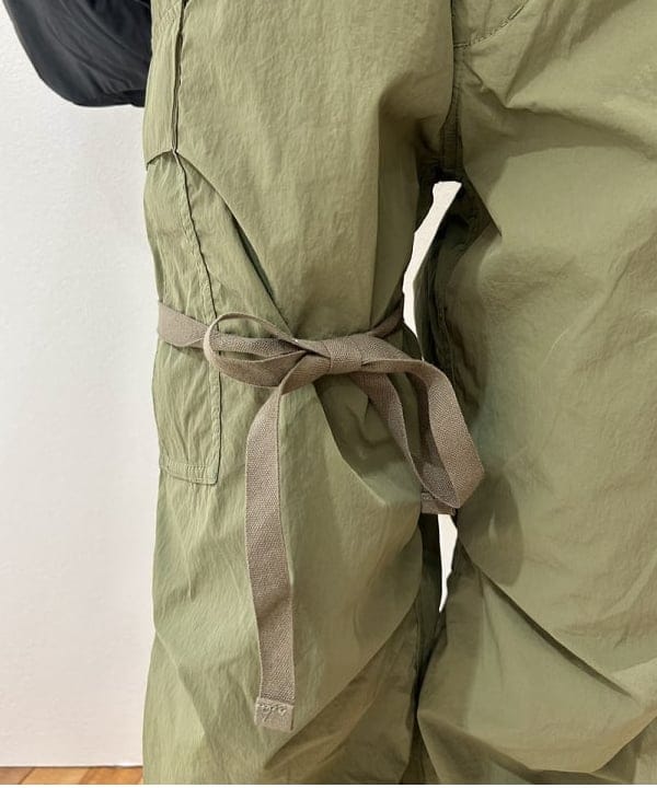 MATSUMOTO AMIさんの「BEAMS WOMEN｜ナイロン ポプリン M-65 パンツ」を使ったコーディネート