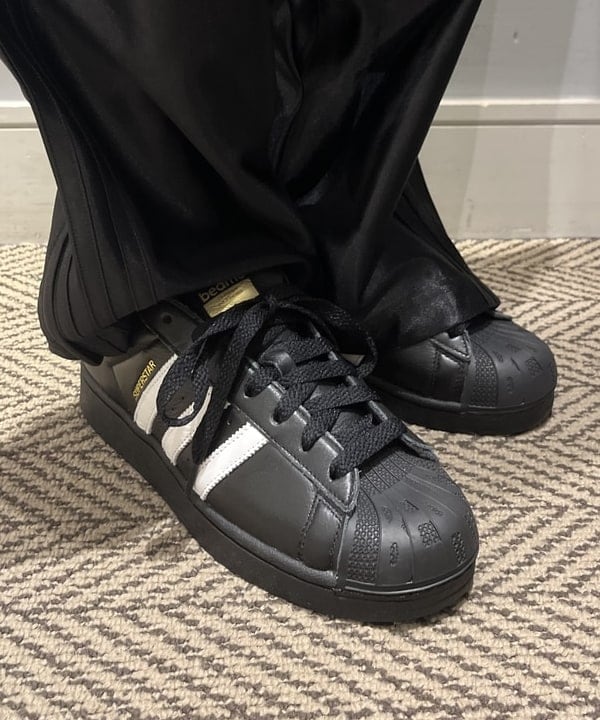 NADEL ナデールさんの「BEAMS WOMEN｜adidas / ファイヤーバード メタリック トラックトップ」を使ったコーディネート