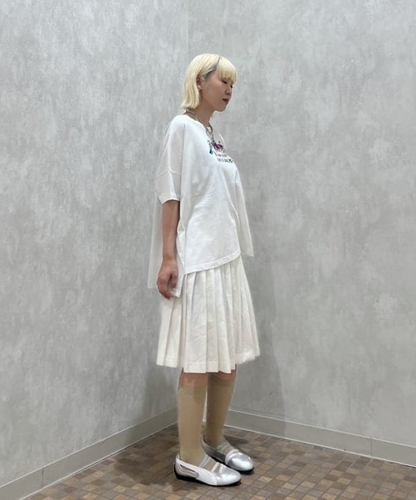 あさひさんの「BEAMS WOMEN｜【別注】GOOD ROCK SPEED / BAND BIG Tシャツ」を使ったコーディネート