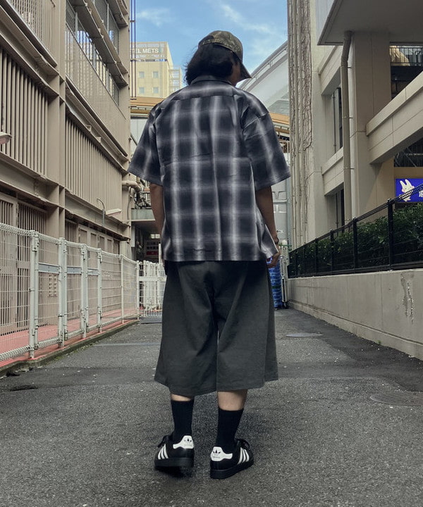 植木 竜也さんの「BEAMS WOMEN｜オンブレ チェック ルーズ シャツ」を使ったコーディネート