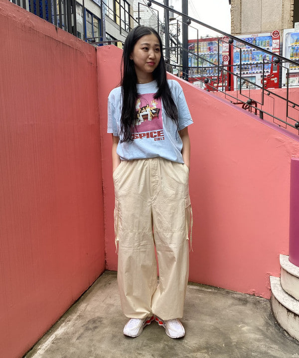 ayaさんの「BEAMS WOMEN｜ストラップ カーゴ ワイド パンツ」を使ったコーディネート