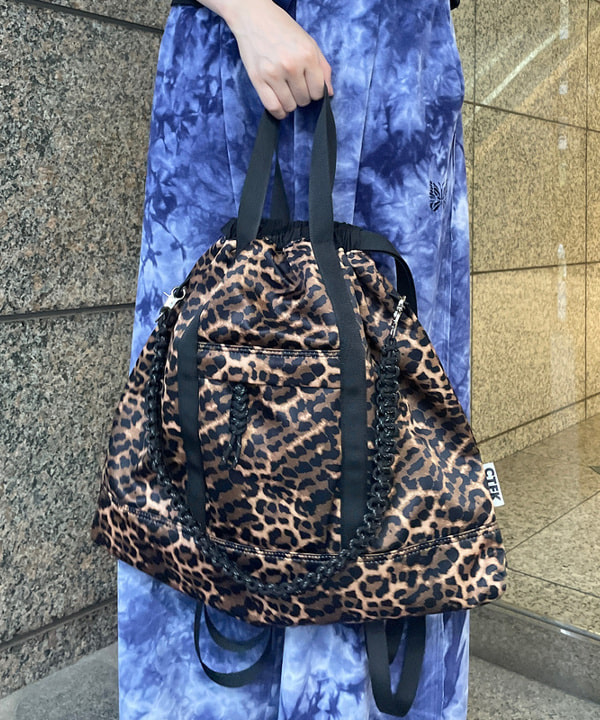 加歩さんの「BEAMS WOMEN｜ボートネック スリット フィット Tシャツ」を使ったコーディネート