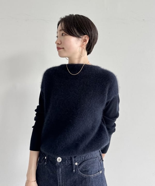 SANOさんの「BEAMS WOMEN｜フラッフィー ボートネック ニット」を使ったコーディネート