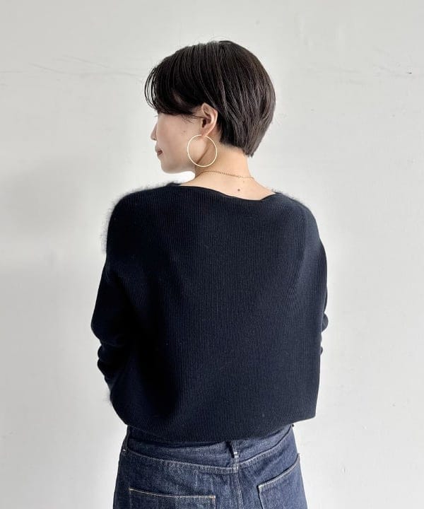 SANOさんの「BEAMS WOMEN｜フラッフィー ボートネック ニット」を使ったコーディネート