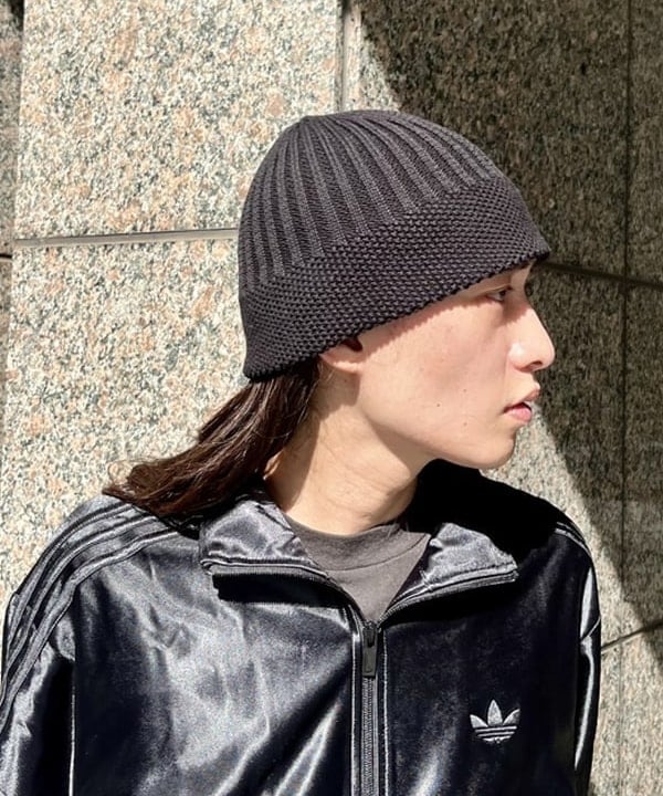 こたろうさんの「BEAMS WOMEN｜【別注】adidas / SUPERSTAR II BLACK」を使ったコーディネート