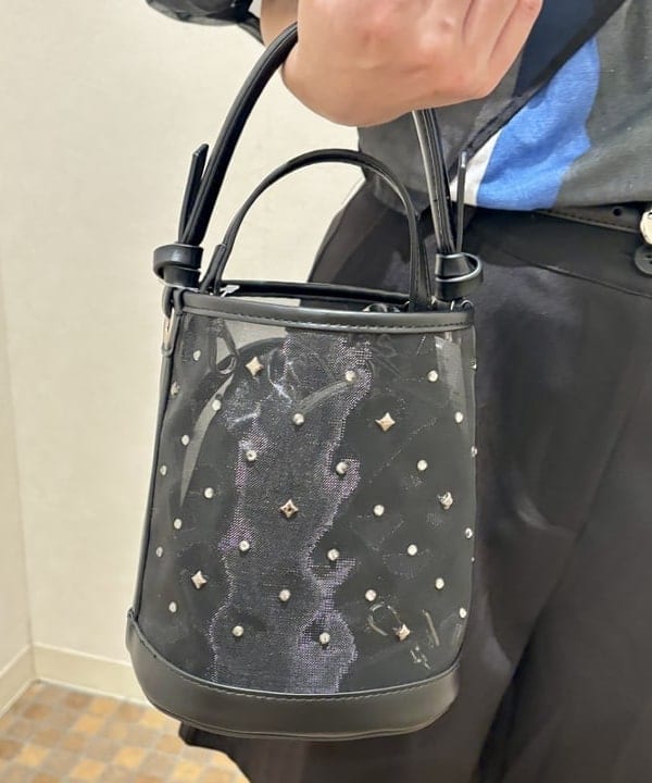 YABUさんの「BEAMS WOMEN｜メッシュ シャイニー バッグ」を使ったコーディネート