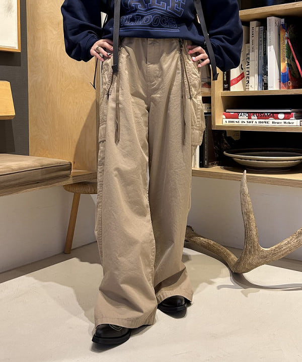 ando naoさんの「BEAMS WOMEN｜【別注】THE BOOKSTORE / YALE スウェット 25FW」を使ったコーディネート