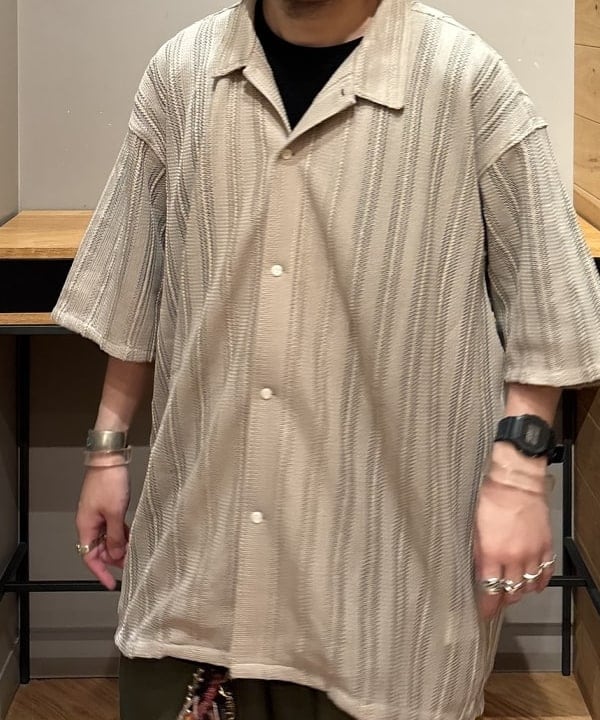 三宅 康平さんの「BEAMS WOMEN｜メッシュ オープンカラーシャツ」を使ったコーディネート