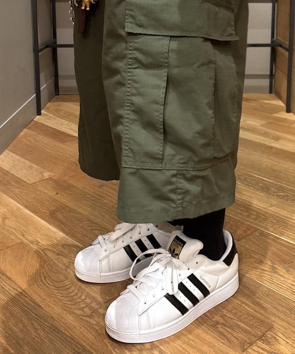 三宅 康平さんの「BEAMS WOMEN｜メッシュ オープンカラーシャツ」を使ったコーディネート