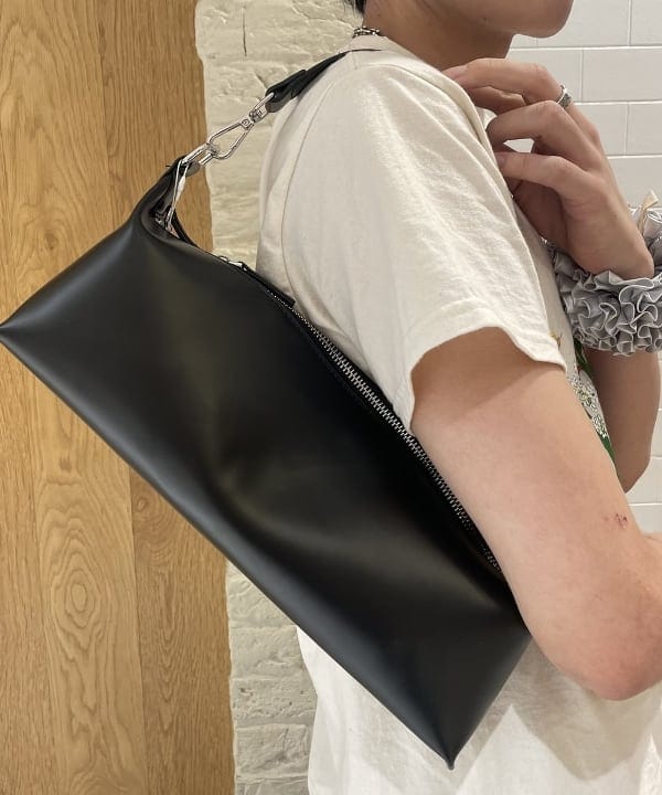 マツミヤさんの「BEAMS WOMEN｜ワイド 2WAY バッグ」を使ったコーディネート