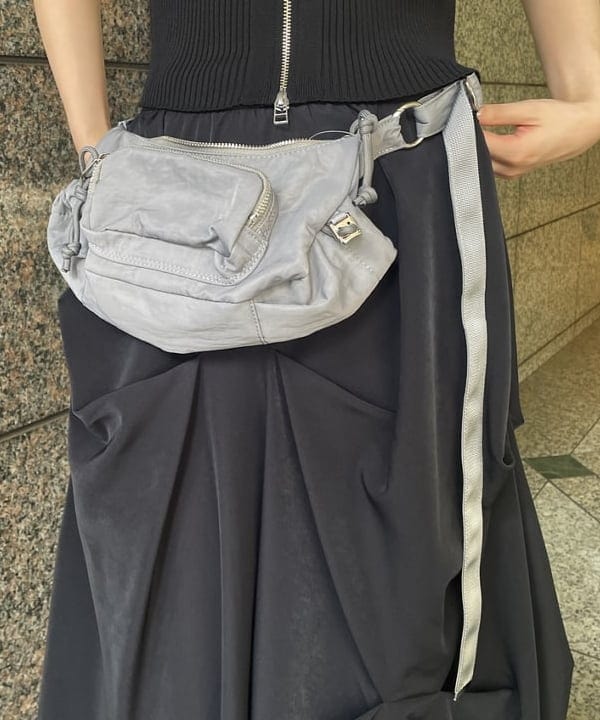 加歩さんの「BEAMS WOMEN｜ランダム タック ボリューム スカート」を使ったコーディネート