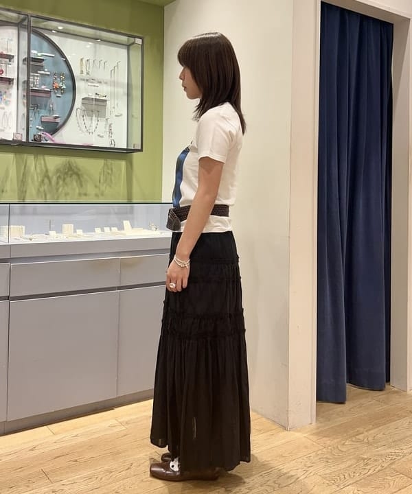 ヒナさんの「BEAMS WOMEN｜【別注】Kevin Cummins / 「Bjork」Photo T③」を使ったコーディネート