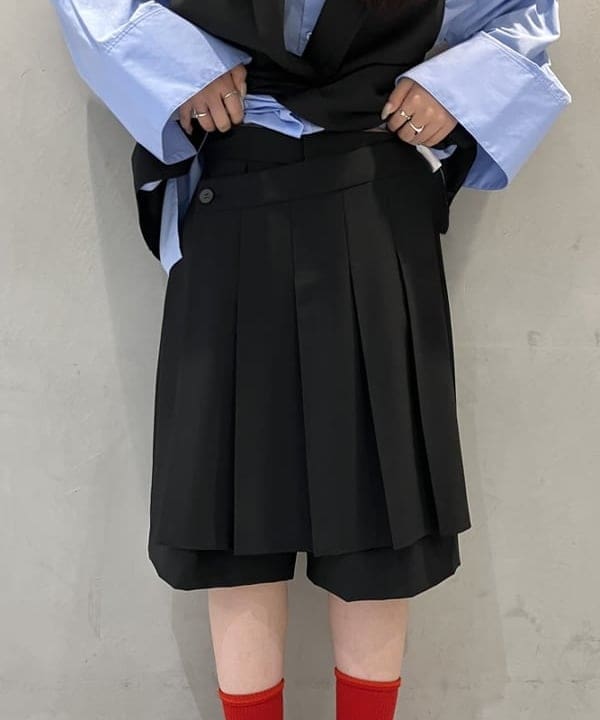 須賀さんの「BEAMS WOMEN｜RBS / バック オープン ジレ」を使ったコーディネート