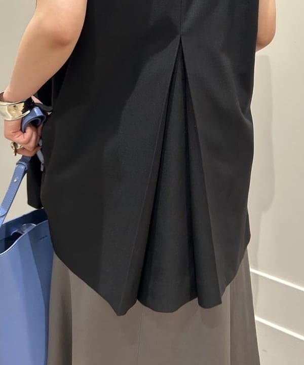 大槻 まひろさんの「BEAMS WOMEN｜AK+1 / ビンテージ サテンスカート」を使ったコーディネート