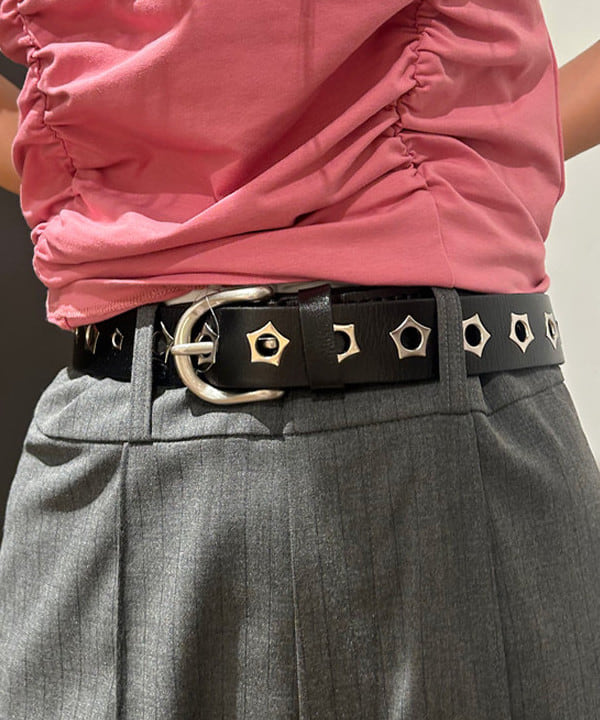 佐藤 亜美さんの「BEAMS WOMEN｜ストレッチ カプリ パンツ」を使ったコーディネート