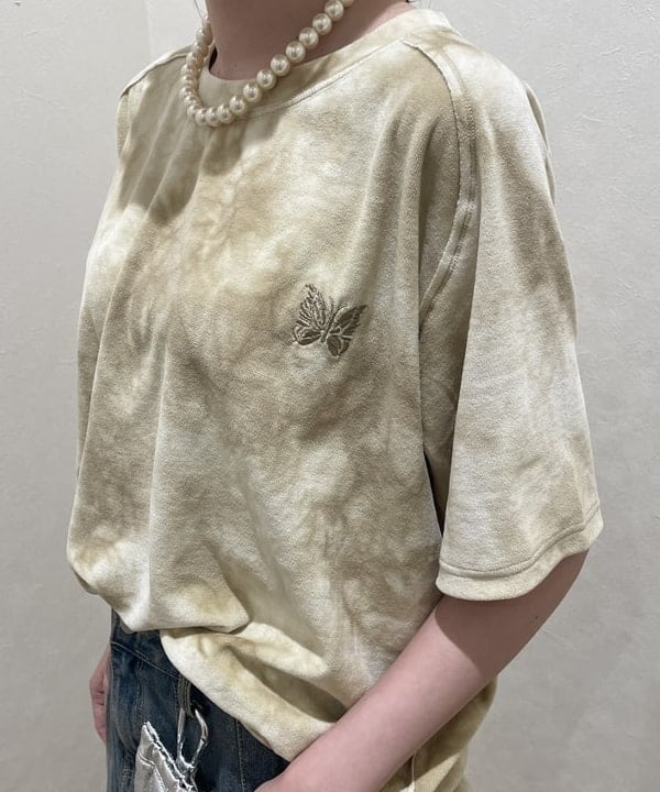 加歩さんの「BEAMS WOMEN｜【別注】NEEDLES / ベロア Uネック Tシャツ」を使ったコーディネート